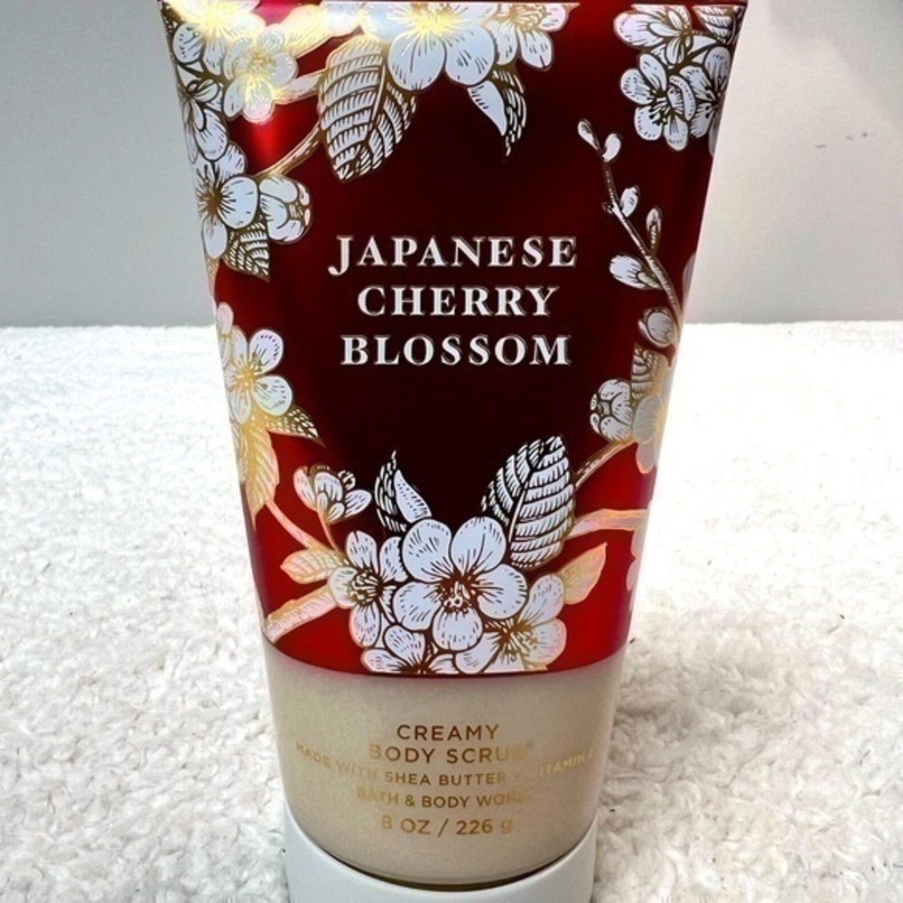 Bath & Body Works "Japanese Cherry Blossom" Creamy Body Scrub